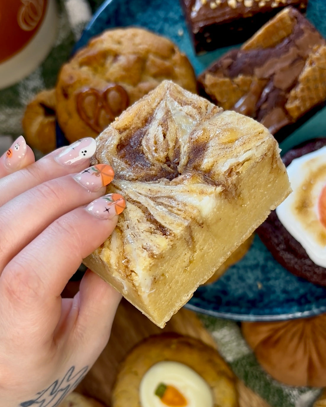 Cinnamon Roll Blondie